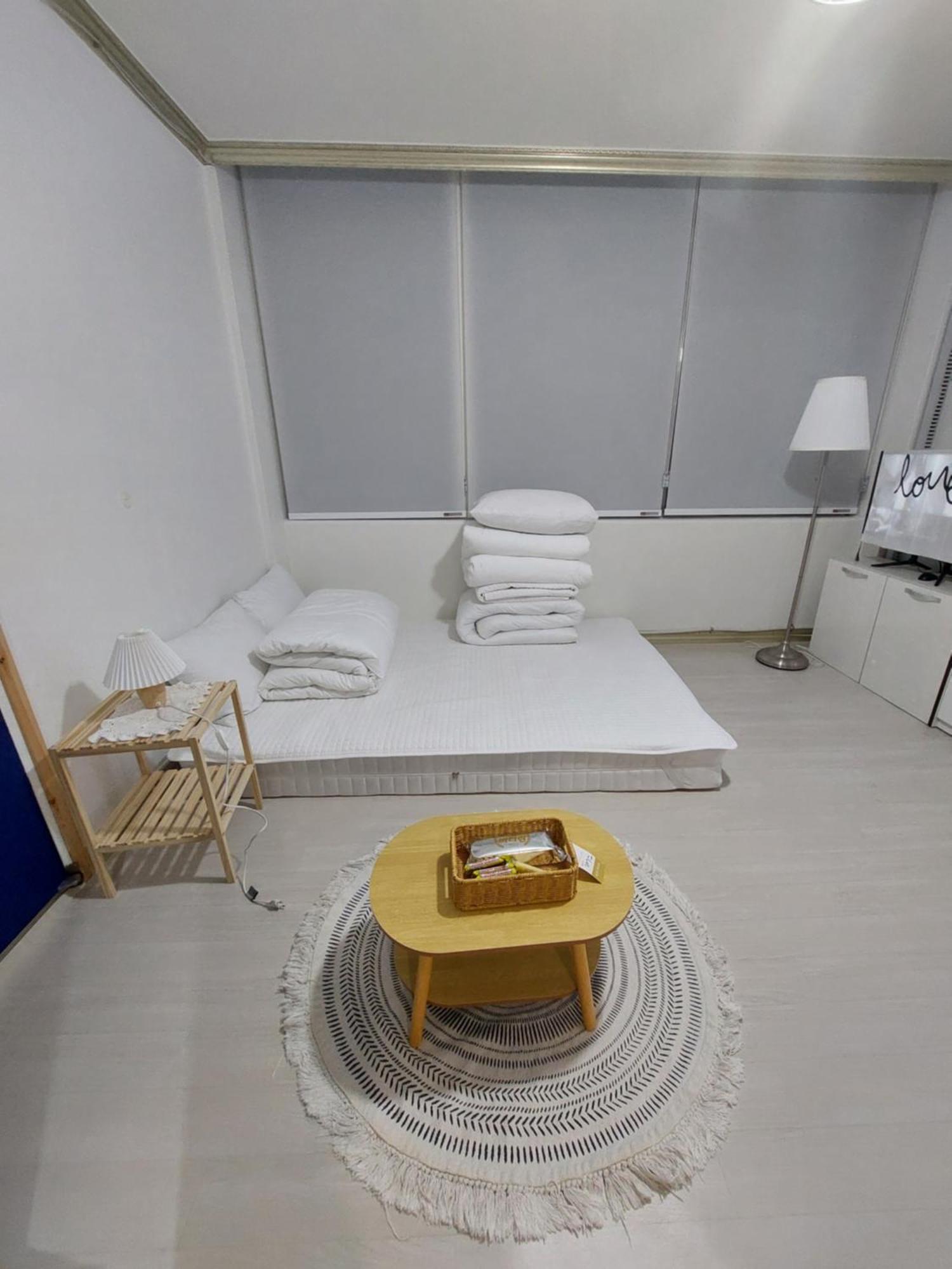 Blau Guesthouse Кёнджу Экстерьер фото